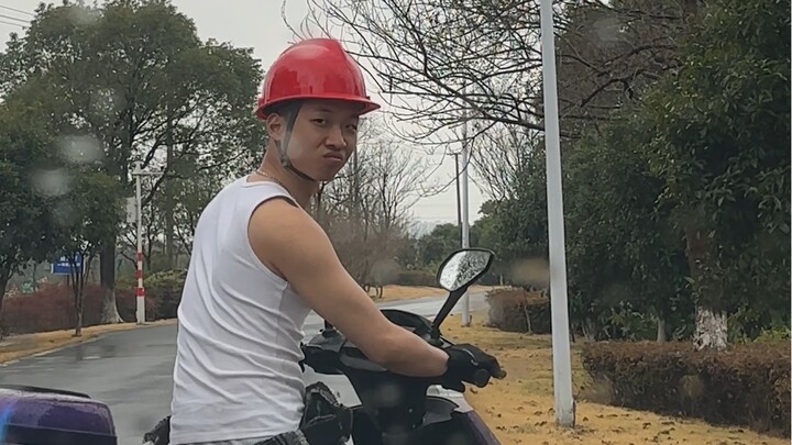 【قصص غريبة】الشخص الغريب في الترام الكهربائي