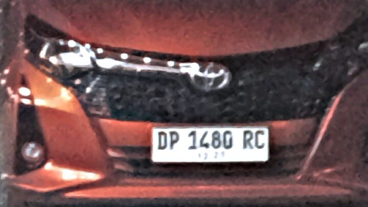 calya oreng mode jalan malam