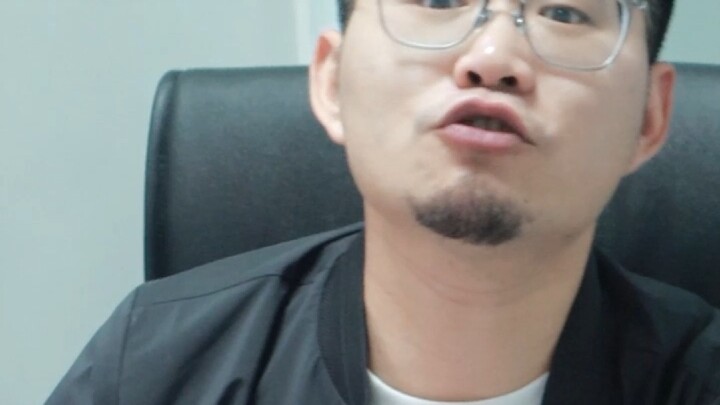 เชื่อได้เลยว่าจากแววตาใสสะอาดและกล้ามแขนสองข้างที่แข็งแรงของฉัน สามารถบอกได้อย่างชัดเจนว่าฉันเป็นคนท