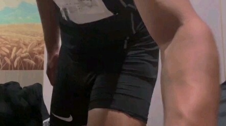 Một lũ em trai thể thao bốc mùi, trong ký túc xá cứ thích làm dáng vặn vẹo lung tung