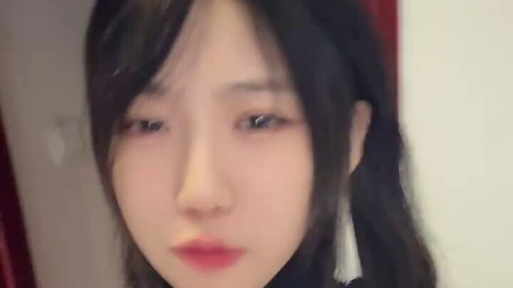 Come and keep warm! Senior Han!! The temperature has dropped recently~ It's so cold~
