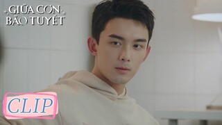 Clip | “Cô có nhìn ra là tôi muốn theo đuổi cô không?” | Giữa Cơn Bão Tuyết | WeTV