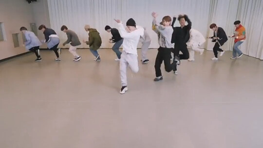 看完SEVENTEEN舞蹈动线，只想说一句，扒小十七的舞一定很难吧