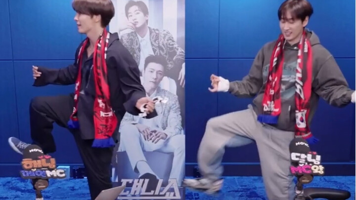 【เฮ่อไห่】เหมือนได้เห็นหลี่เหลียงในวัยยี่สิบปี สองลูกเกาลัดตัวน้อยเต้นเพลง Hope ของ H.O.T