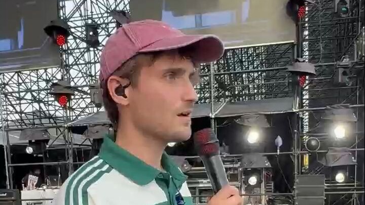 Chris James - Wuhan, I’m all love for you guys 💖. Thank you, Chinese fans, for weaving me such cosmi