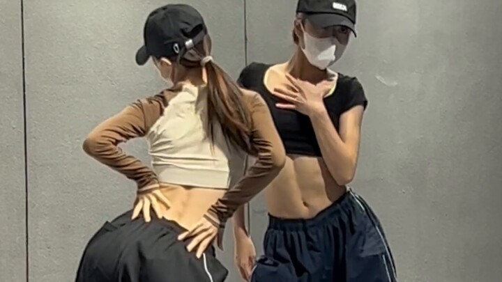 ใครยังไม่ได้เต้น Dirty Dance บ้าง! สิ่งที่แนบมาคือการสอนช้า