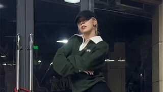 Thử thách điệu nhảy cover Hype Boy mới nhất trên Internet