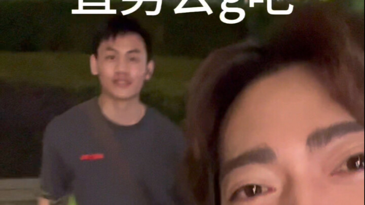 Laki-laki normal pergi ke forum G