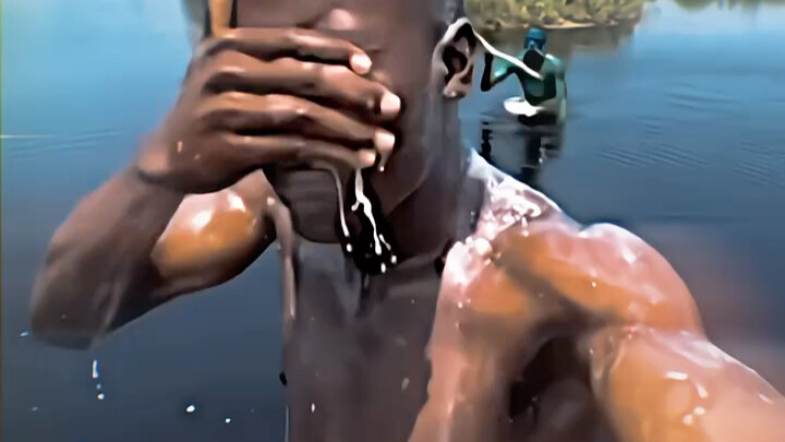 Bolt terbangun dan menyadari dirinya telah menjadi nomor dua