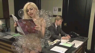 【gaga】outfit Clash With $20K Bubble Outfit