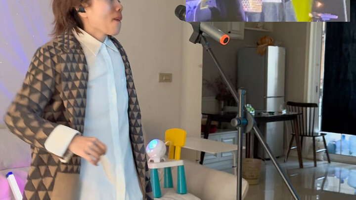 进修回来拿的一手资料，让你们看看不一样的伍佰baby，可爱吧！