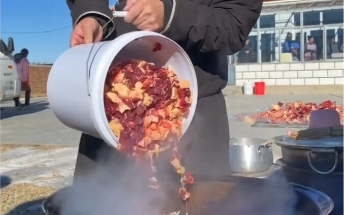 Mongolians don’t eat vegetables, so they eat 30 kilograms of meat in one meal?