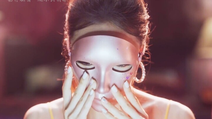 สาวหน้าตาธรรมดาสวมหน้ากาก กลับกลายเป็นเทพธิดาในดวงใจชาวเน็ตนับล้าน!