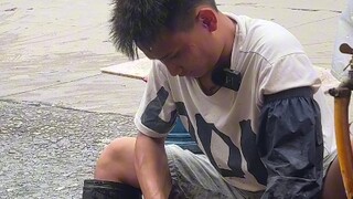 Many netizens said that Ale didn't turn off the faucet while cleaning fish, which is a huge waste of