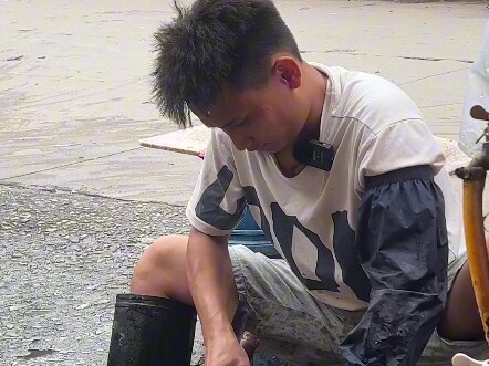 ชาวเน็ตหลายคนบอกว่าอาเล่อฆ่าปลาแล้วไม่ปิดก๊อกน้ำ เสียดายทรัพยากรน้ำจริงๆ