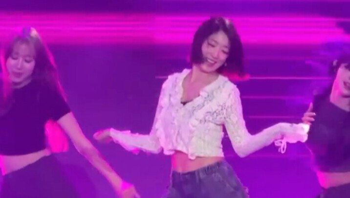 Park Shin-hye menari ala Jennie