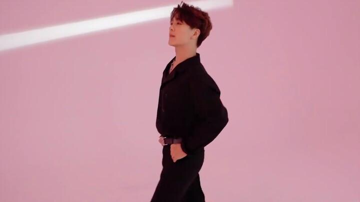 It's going to be sexy! In 2005, the sexy male high dance 2pm hey ya hey "make it" black shirt who is