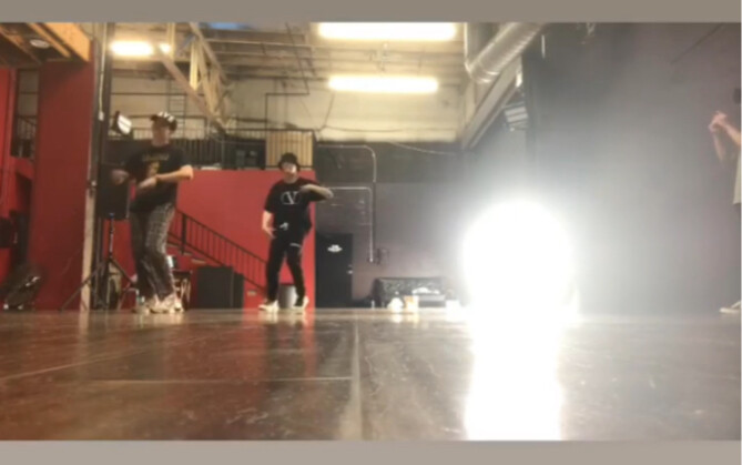 【تشانغ يي شينغ】ارقص ارقص!!!