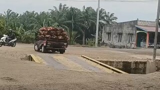 walaupun tak berdasi bukan berarti tak punya gaji😆