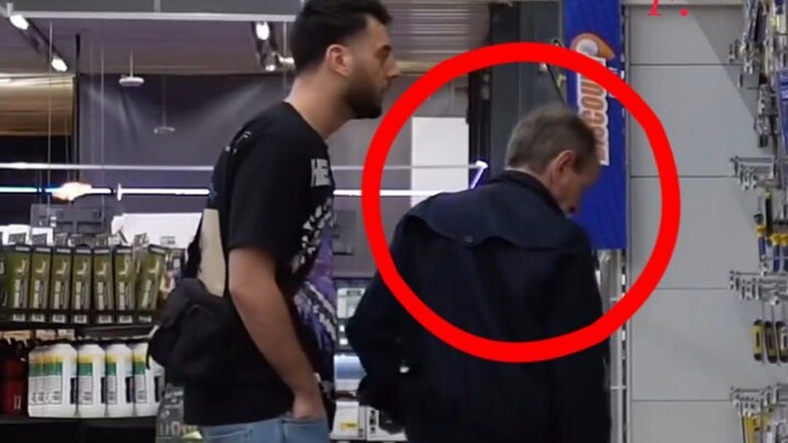 Đuổi dọa ông già người Pháp từ phía sau trong siêu thị thì sẽ bị gì?