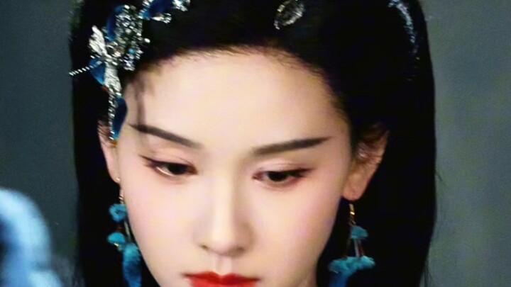 Air panas ini aku minum dulu...