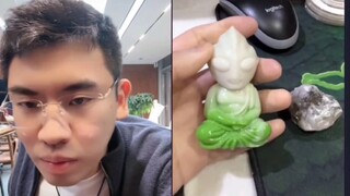 สุนัขดูถูกคนอื่นและโดนพี่ชายตบหน้า