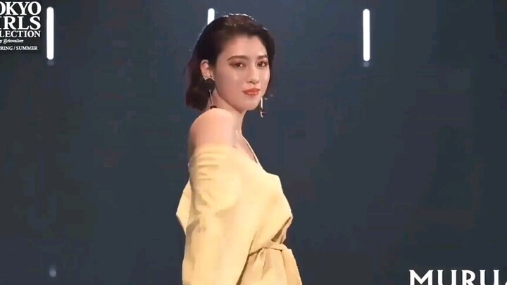 Montase catwalk Ayaka Miyoshi