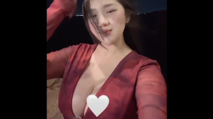 rembulan di malam yang gelap🌚