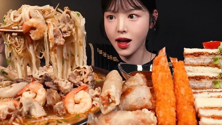 [Boki Chinese subtitles] I slurped noodles and chewed on spareribs. I drank up all the soup after th