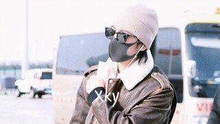 卧槽高清！好震撼的颜！！真正的帅气是即便带着帽子口罩墨镜，也能从气场透出来，肖战完全就是私服穿搭天花板！2023.12.15北京→上海记录【肖战｜机场路透】