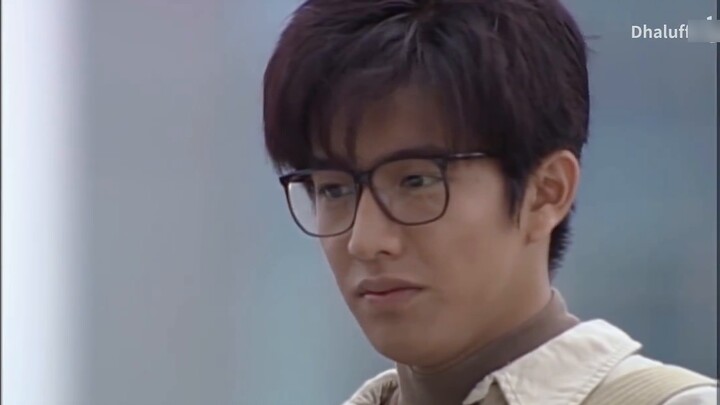 It would be a pity if this look wasn't used to play Kudo Shinichi~
