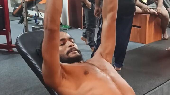 বউরে 🥰,,,,তর সোয়ামি(পতিদেব) বর্তমান যুগের সাথে তাল মেলানোর জন্য 💪💪💪#workout করিচ্চে,,,,,❤️❤️❤️