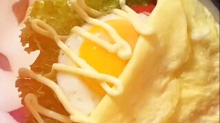 Cara yang benar untuk menikmati panekuk telur