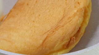 This is the small cake you can challenge without oven.