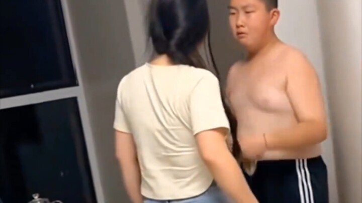 ตีน้องชายต้องทำให้เร็วที่สุด