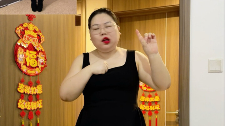 Tarian goyang kepala ala robot, aku juga bisa! Wah, lagi-lagi membuka gaya tari baru! #menarilah #ta