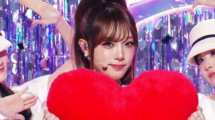 Choi Ye-na’s latest comeback track “Catch Catch” performance stage from March 26, 2014