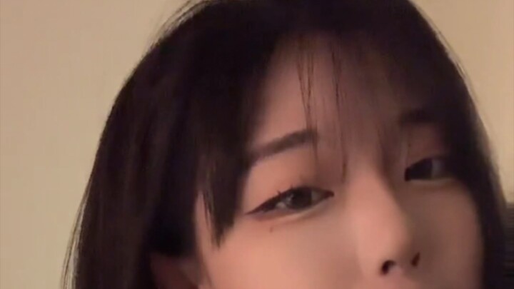 【Zhang Nayoung】Tanpa kacamata pun tetap seksi begini ya 🥵 Tatapan menggoda bak benang sutra
