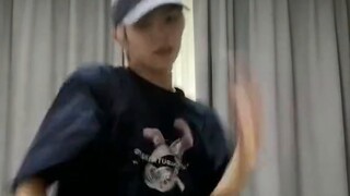 【Liu Jun cover】Ca khúc mới Rover Challenge của KAI và Kim Jong-in! Bạn nhảy giỏi thật TT