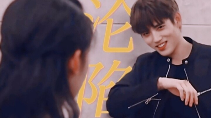 It's the kind of love where you fall for each other at first sight!!! This sweet real-life romance i