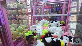 This Arcade is FULL of Claw Machines! Play United!