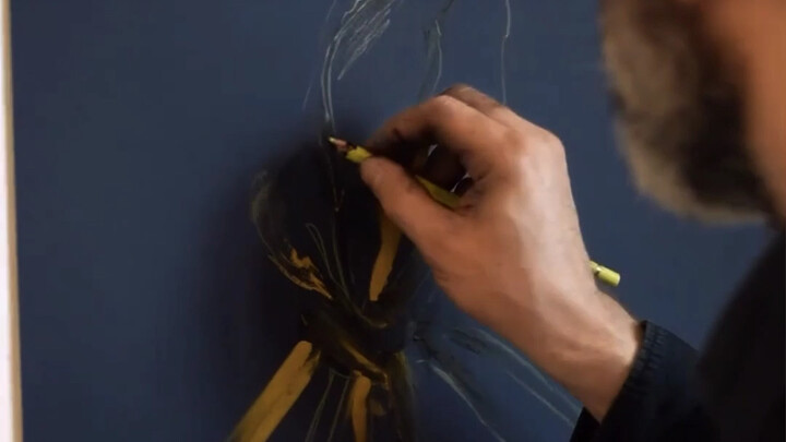 رسومات دانيال روزبيري لتصميمات Schiaparelli مقابل القطع النهائية: ستندهش تمامًا!