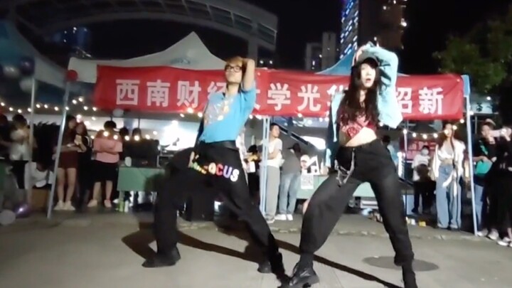西财马路上跳《女战士&pingpong》！两个小时速成的舞是什么样子？