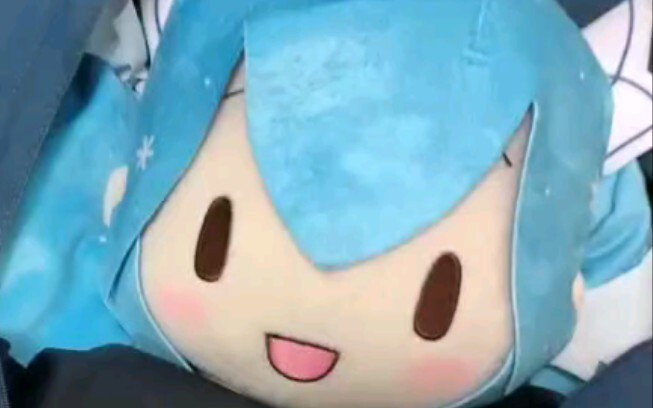 أنقذوني، هي تريد حقًا الذهاب معي إلى المدرسة