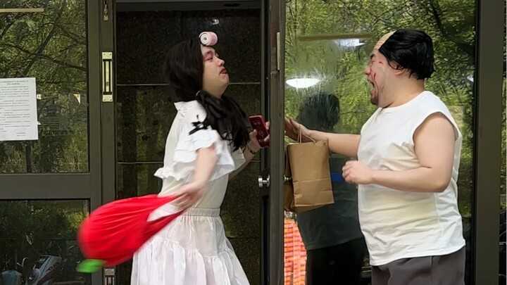 เมื่อสาวๆ แต่งหน้าเต็มออกนอกบ้าน