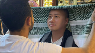 سحر أجنبية—طريقة ارتداء الحجاب العربي في دبي (باللون الأخضر العصري)