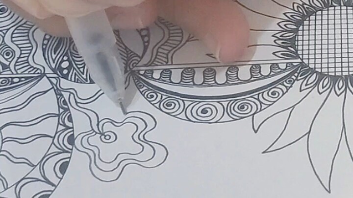 Zentangle - Florals pattern 花卉图禅绕画 #zentangle #learntodraw #creativehealing #禅绕画 #疗愈绘画 #初学禅绕图 #手绘