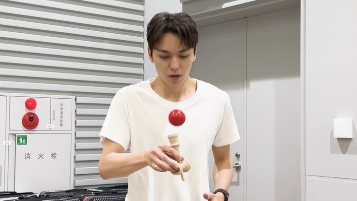 241221 SEVENTEEN Choi Han-sol & VERNON’s Kendama Challenge 🐻‍❄️ Zero Station