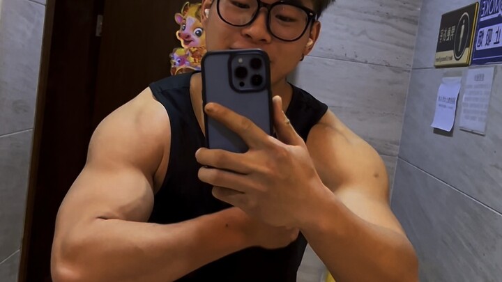 光看我吃了，你也妹说要练啊