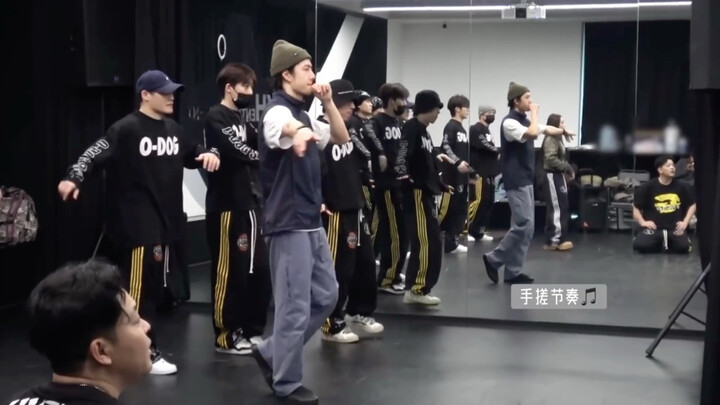 【Vương Nhất Bác】Hậu trường phòng tập nhảy “Chói Lóa, Bắt Đầu Nhảy!”